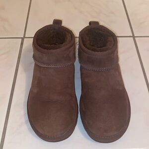 Ultra mini ugg SZ 6